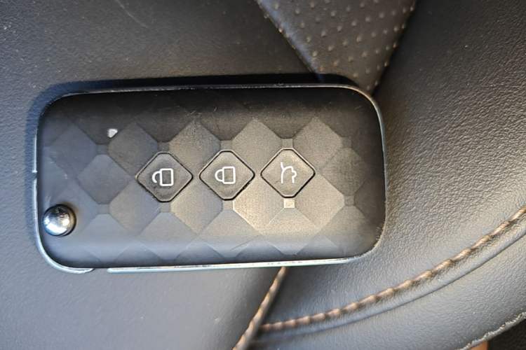 Used Wuling Jiachen 2022 1.5L Manual Comfort Edition Vehicle Key