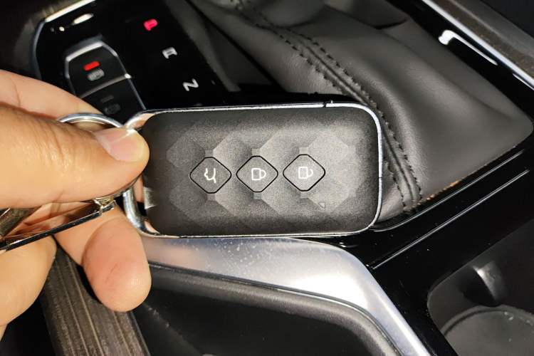 Used Wuling Jiachen 2022 1.5T CVT Smart Luxury Version Vehicle Key