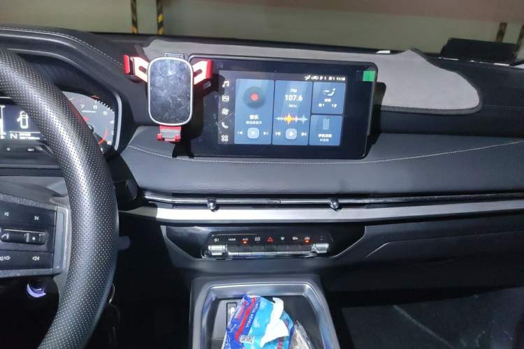 Used Wuling Jiachen 2022 1.5T Manual Comfort & Dynamic Version Audio And AC Panel