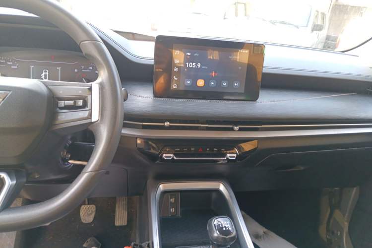 Used Wuling Jiachen 2022 1.5L Manual Comfort Edition Audio And AC Panel