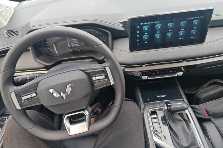 Used Wuling Jiachen 2022 1.5T CVT Smart Luxury Version Center Console