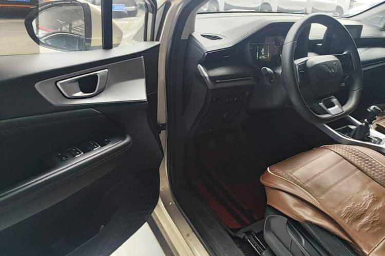 Used Wuling Jiachen 2022 1.5L Manual Comfort Edition Driver Seat