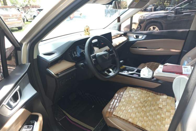 Used Wuling Jiachen 2022 1.5T CVT Deluxe Flagship Edition Driver Seat