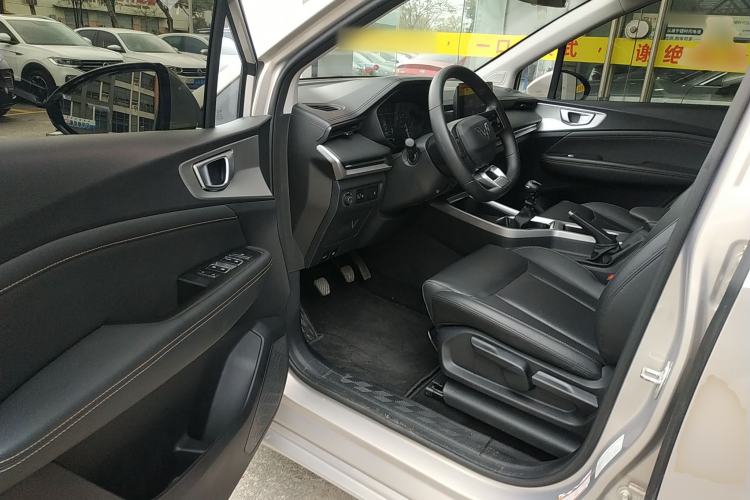 Used Wuling Jiachen 2022 1.5L Manual Light Comfort Edition Driver Seat