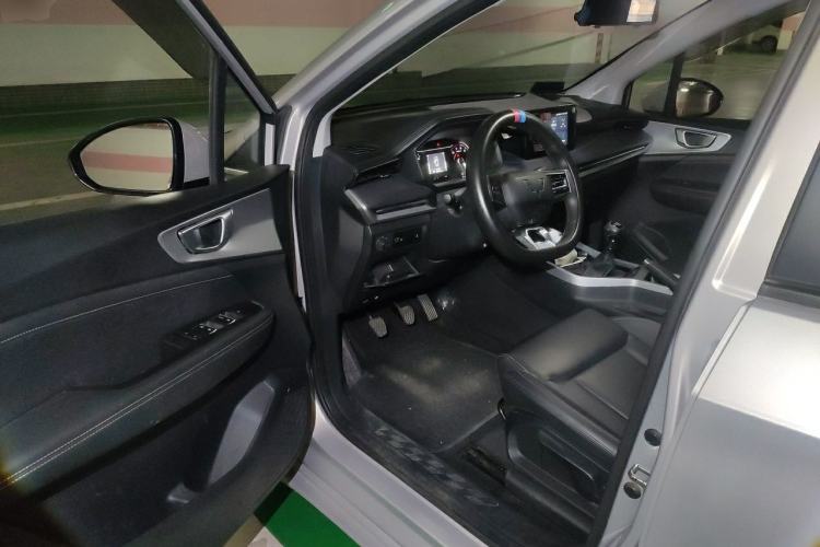 Used Wuling Jiachen 2022 1.5T Manual Comfort & Dynamic Version Driver Seat