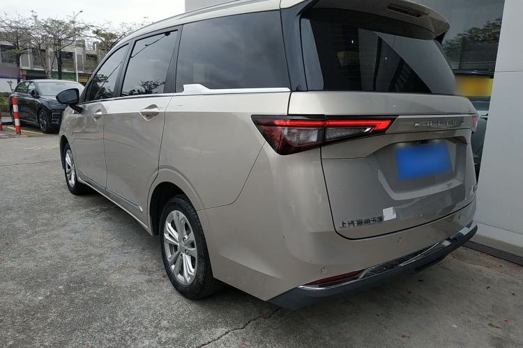 Used Wuling Jiachen 2022 1.5L Manual Light Comfort Edition Exterior 2