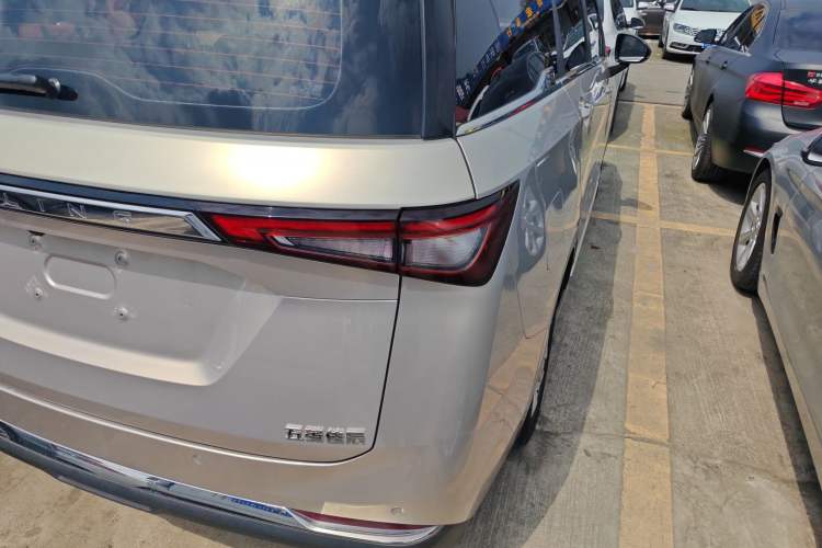 Used Wuling Jiachen 2022 1.5T CVT Smart Luxury Version Exterior 3