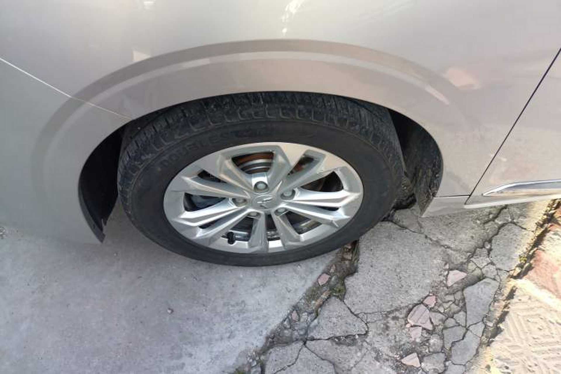 Used Wuling Jiachen 2022 1.5L Manual Comfort Edition Exterior 4