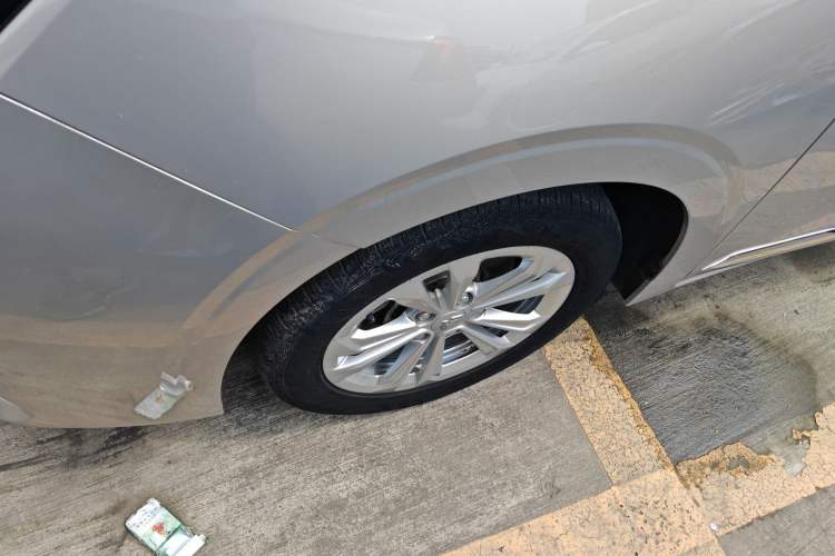 Used Wuling Jiachen 2022 1.5T CVT Smart Luxury Version Exterior 4