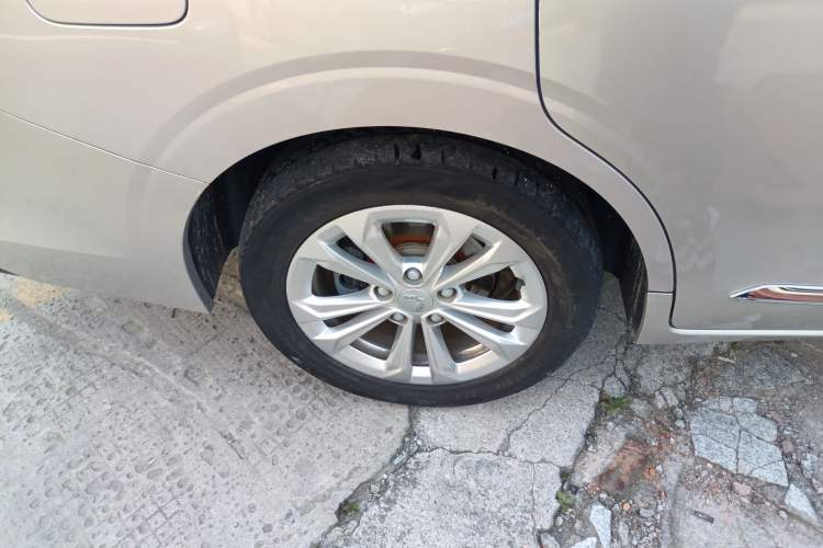 Used Wuling Jiachen 2022 1.5L Manual Comfort Edition Exterior 5