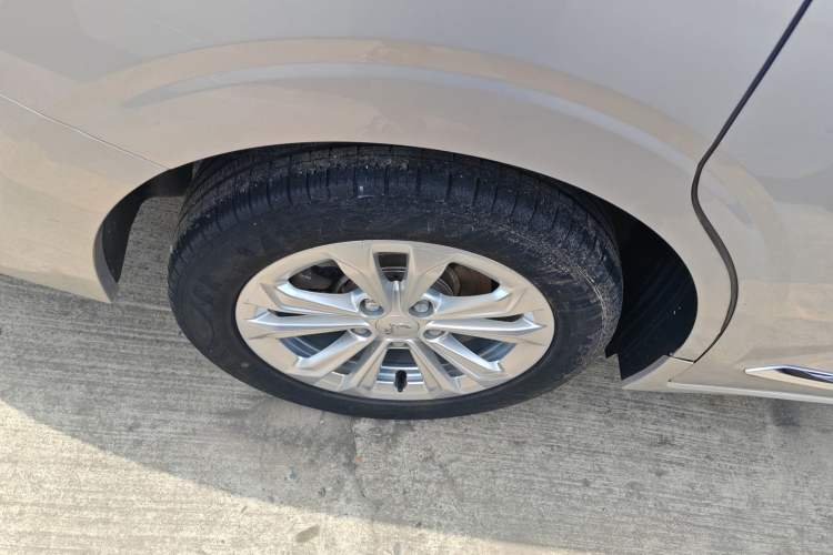 Used Wuling Jiachen 2022 1.5T CVT Smart Luxury Version Exterior 5