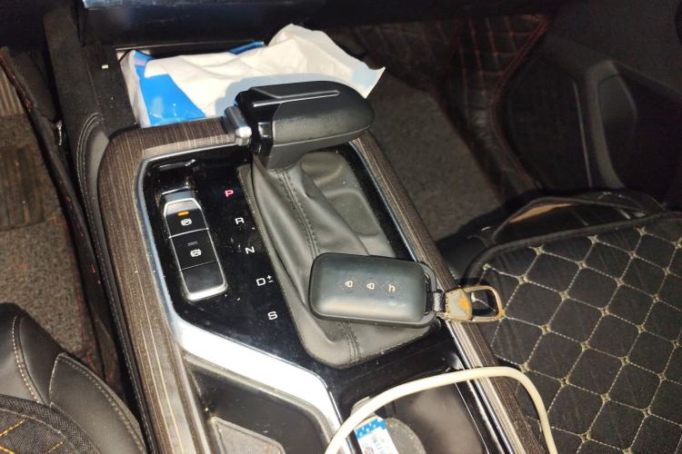 Used Wuling Jiachen 2022 1.5T CVT Smart Luxury Version Gear Lever