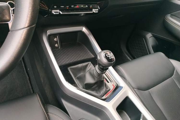 Used Wuling Jiachen 2022 1.5L Manual Light Comfort Edition Gear Lever