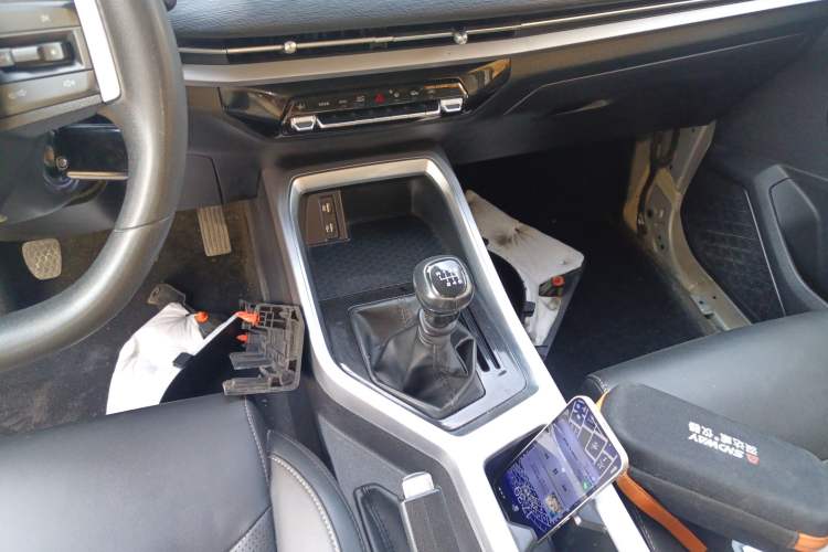 Used Wuling Jiachen 2022 1.5L Manual Comfort Edition Gear Lever