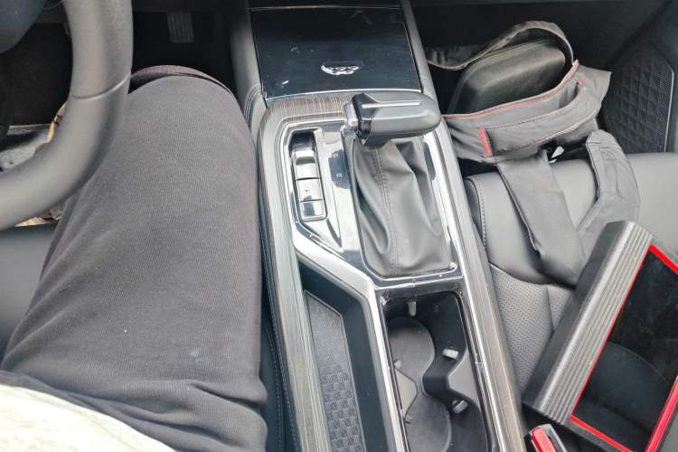 Used Wuling Jiachen 2022 1.5T CVT Smart Luxury Version Gear Lever