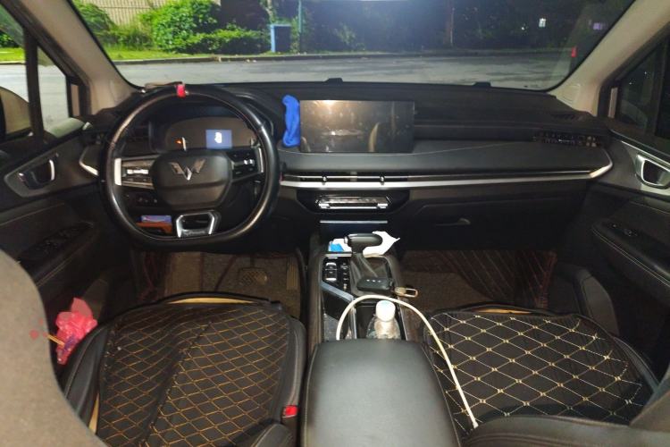 Used Wuling Jiachen 2022 1.5T CVT Smart Luxury Version Interior 2