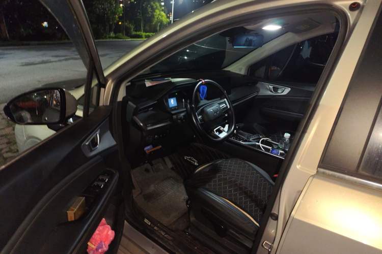 Used Wuling Jiachen 2022 1.5T CVT Smart Luxury Version Interior 3