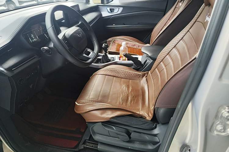 Used Wuling Jiachen 2022 1.5L Manual Comfort Edition Left Front Seat