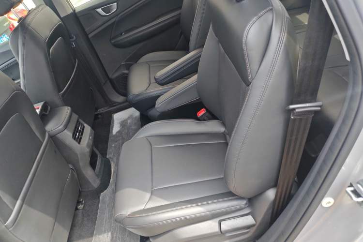 Used Wuling Jiachen 2022 1.5T CVT Smart Luxury Version Left Rear Seat