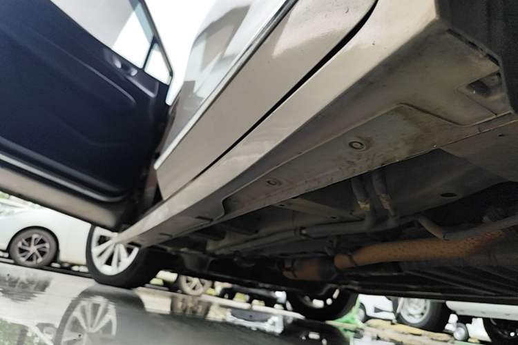 Used Wuling Jiachen 2022 1.5L Manual Comfort Edition Left Side Sill
