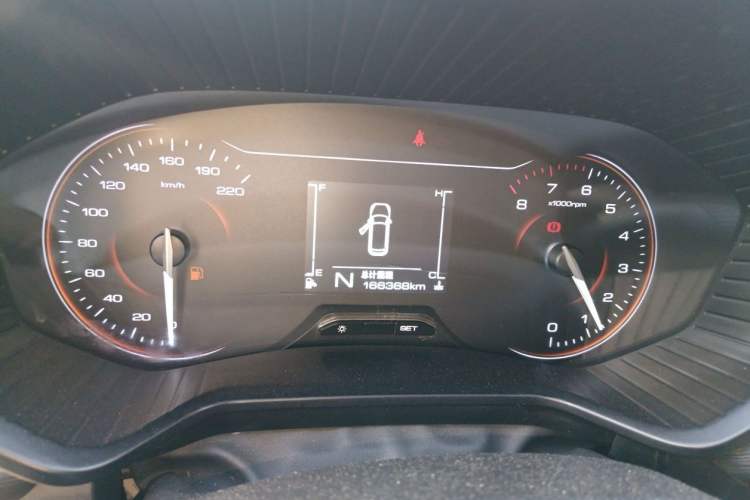 Used Wuling Jiachen 2022 1.5L Manual Comfort Edition Odometer Close Up