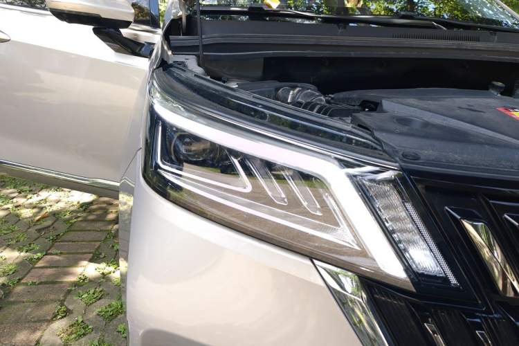 Used Wuling Jiachen 2022 1.5T CVT Deluxe Flagship Edition Right Front Headlight