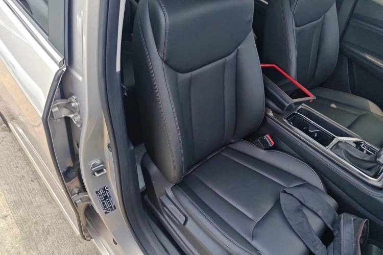 Used Wuling Jiachen 2022 1.5T CVT Smart Luxury Version Right Front Seat