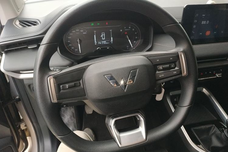 Used Wuling Jiachen 2022 1.5L Manual Light Comfort Edition Steering Wheel