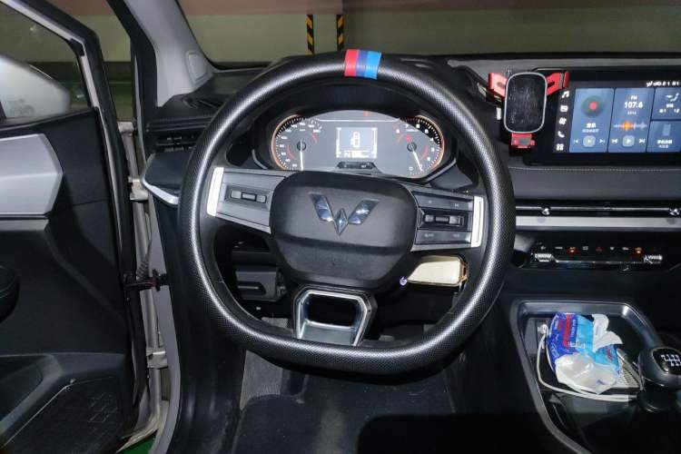 Used Wuling Jiachen 2022 1.5T Manual Comfort & Dynamic Version Steering Wheel