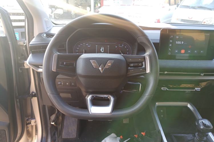 Used Wuling Jiachen 2022 1.5L Manual Comfort Edition Steering Wheel