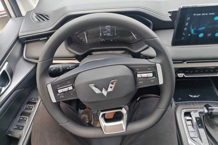 Used Wuling Jiachen 2022 1.5T CVT Smart Luxury Version Steering Wheel