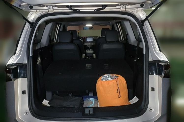 Used Wuling Jiachen 2022 1.5T Manual Comfort & Dynamic Version Trunk