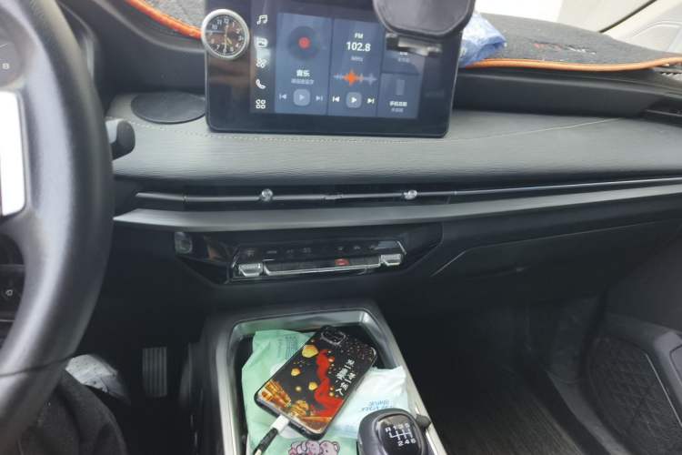 Used Wuling Jiachen 2022 1.5L Manual Comfort Edition Audio And AC Panel