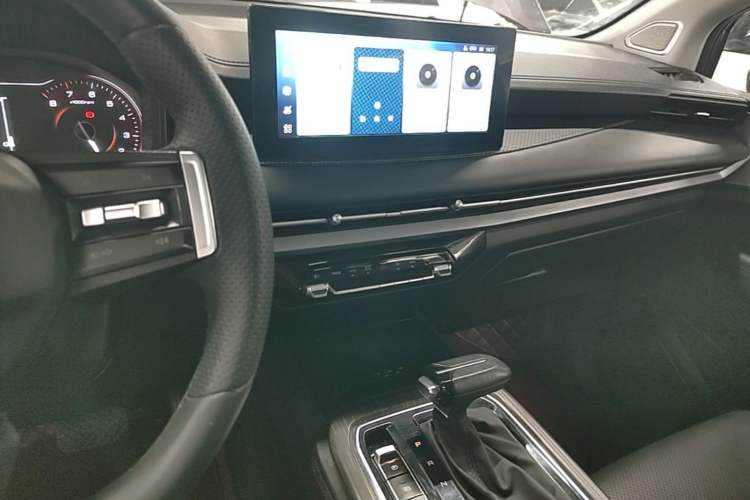Used Wuling Jiachen 2022 1.5T CVT Deluxe Flagship Edition Audio And AC Panel