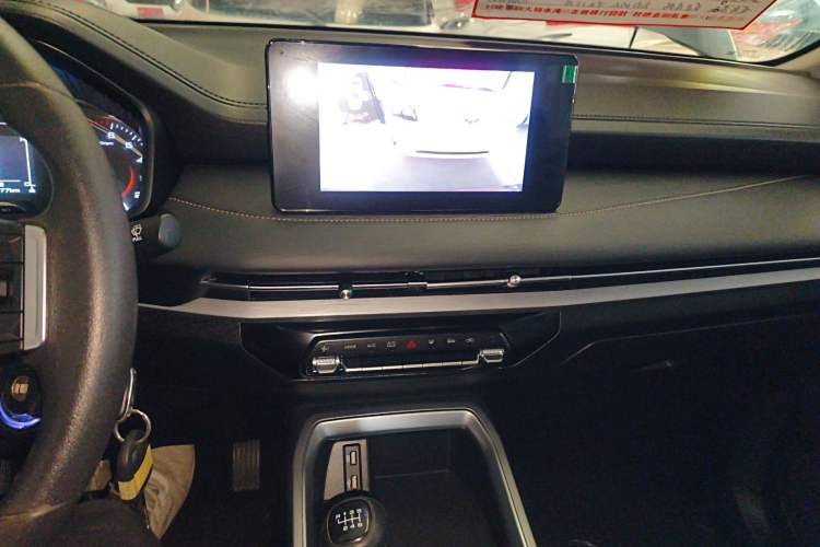 Used Wuling Jiachen 2022 1.5T Manual Light Enjoyment Dynamic Version Audio And AC Panel