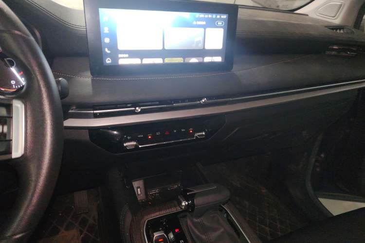 Used Wuling Jiachen 2022 1.5T CVT Smart Luxury Version Audio And AC Panel