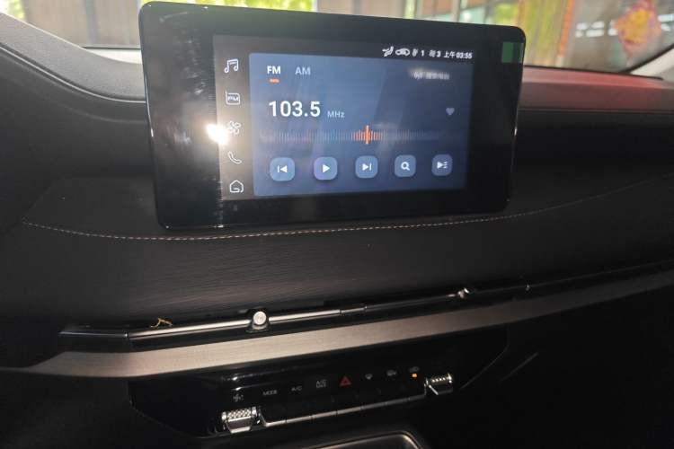 Used Wuling Jiachen 2022 1.5L Manual Comfort Edition Audio And AC Panel