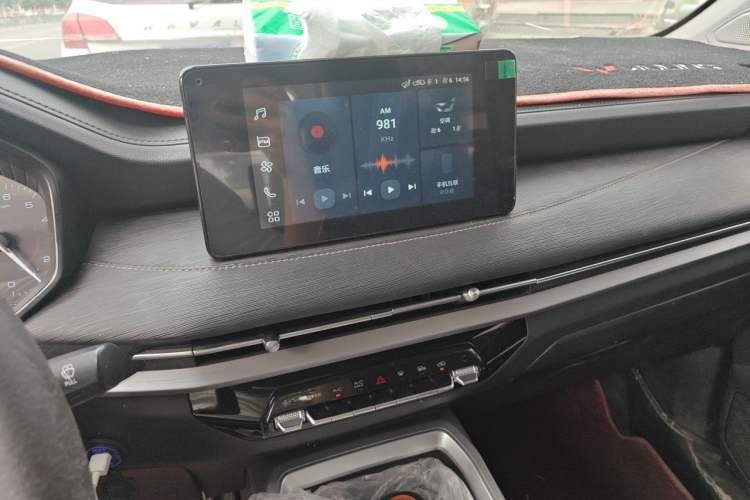Used Wuling Jiachen 2022 1.5L Manual Comfort Edition Audio And AC Panel
