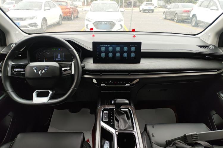 Used Wuling Jiachen 2022 1.5T CVT Smart Luxury Version Center Console