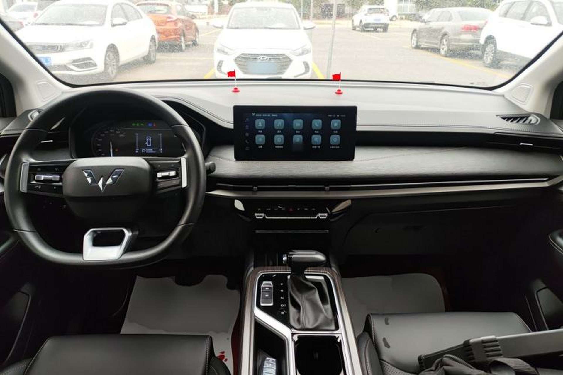 Used Wuling Jiachen 2022 1.5T CVT Smart Luxury Version Center Console