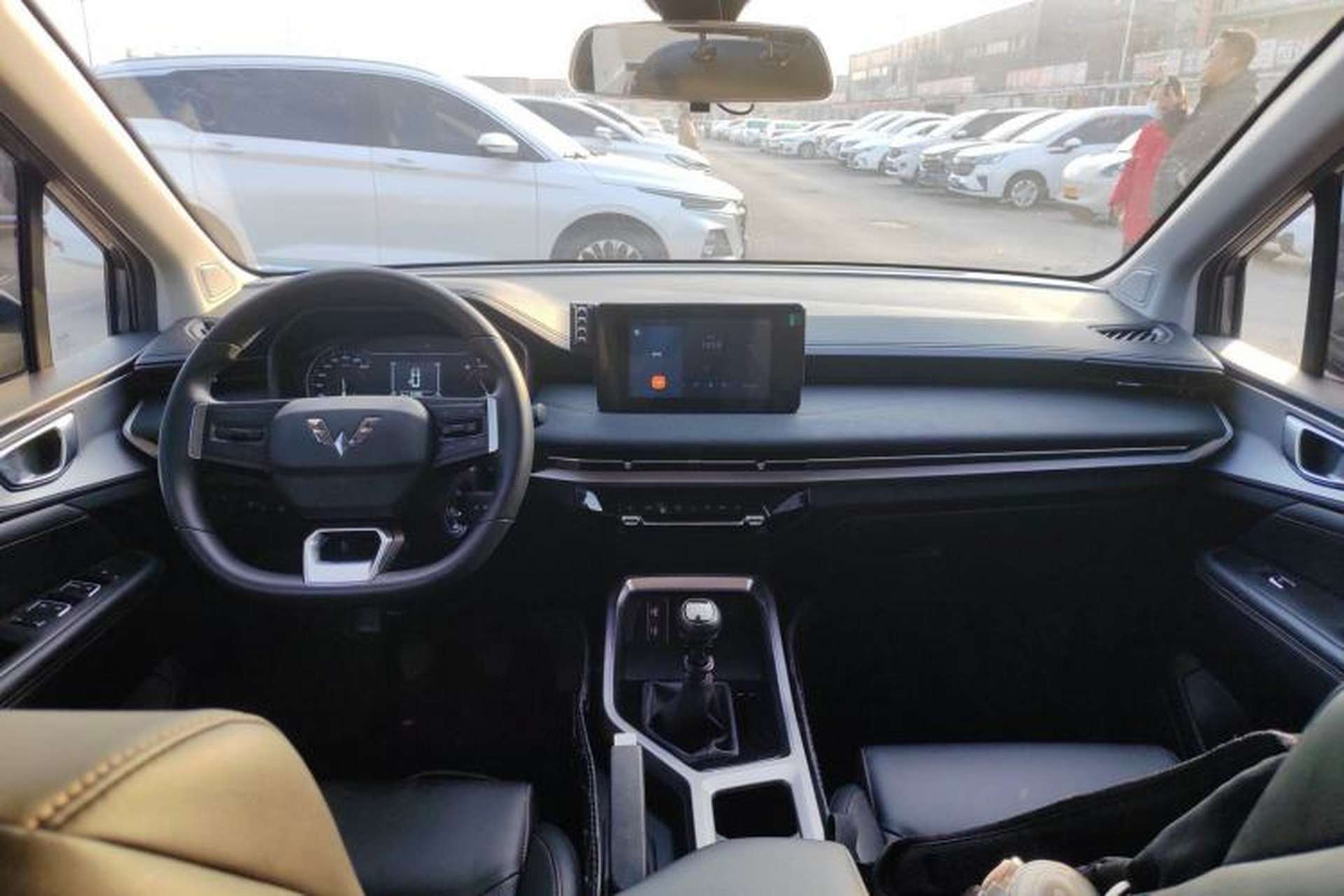 Used Wuling Jiachen 2022 1.5L Manual Comfort Edition Center Console