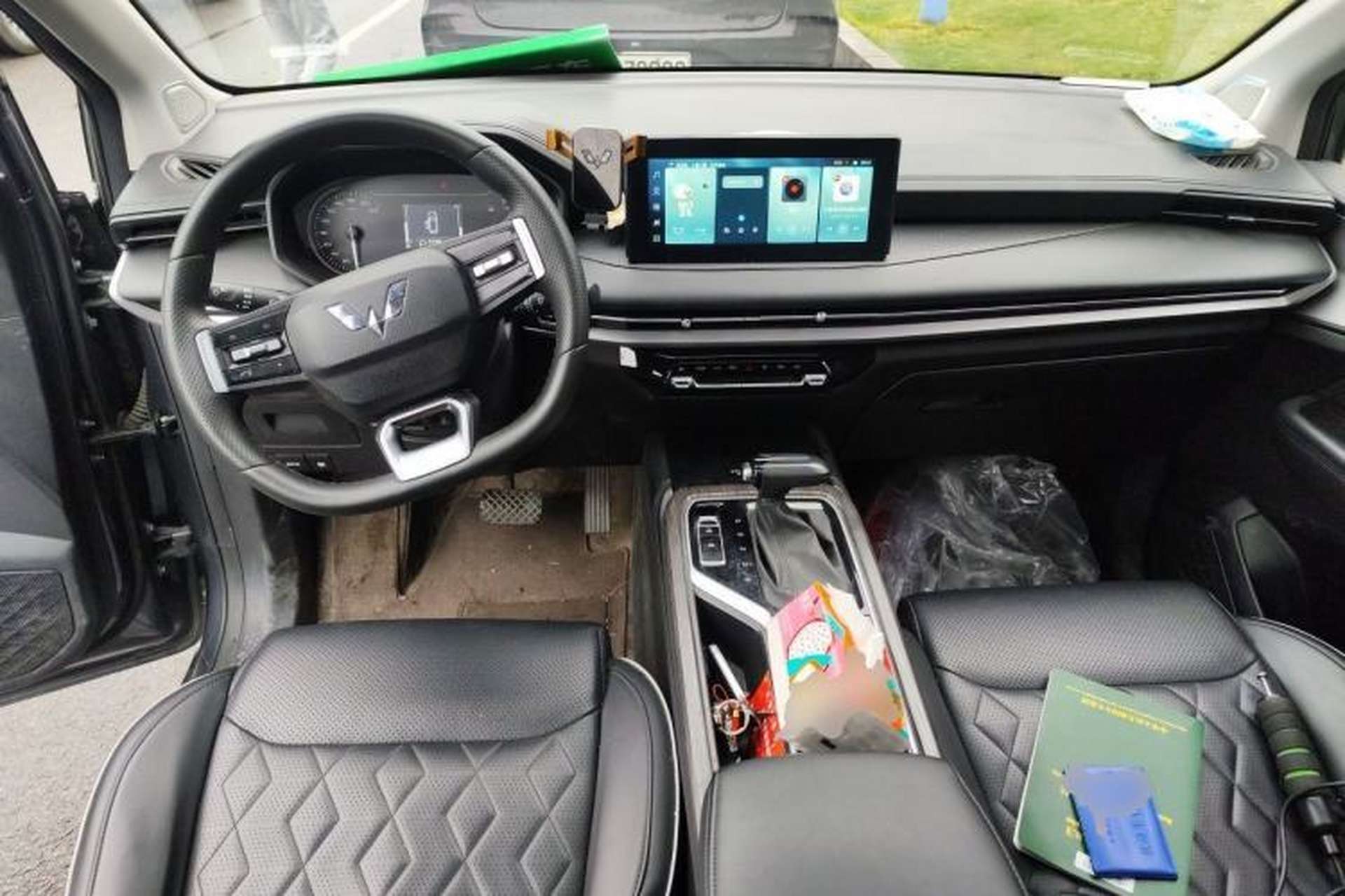 Used Wuling Jiachen 2022 1.5T CVT Deluxe Flagship Edition Center Console