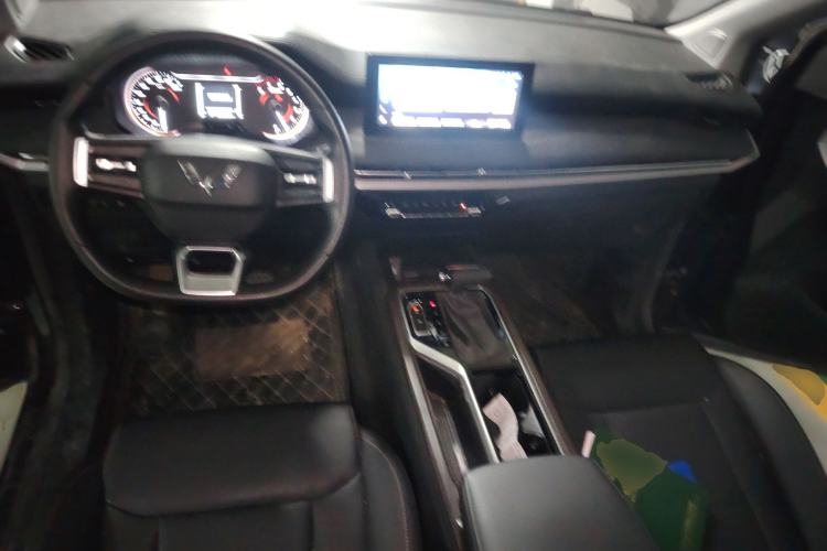 Used Wuling Jiachen 2022 1.5T CVT Smart Luxury Version Center Console