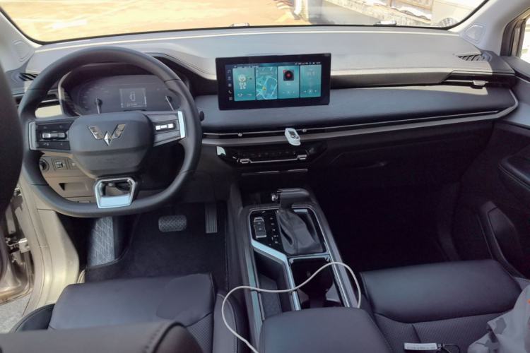 Used Wuling Jiachen 2022 1.5T CVT Smart Luxury Version Center Console