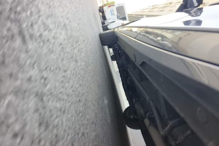Used Wuling Jiachen 2022 1.5L Manual Comfort Edition Chassis Rear Left