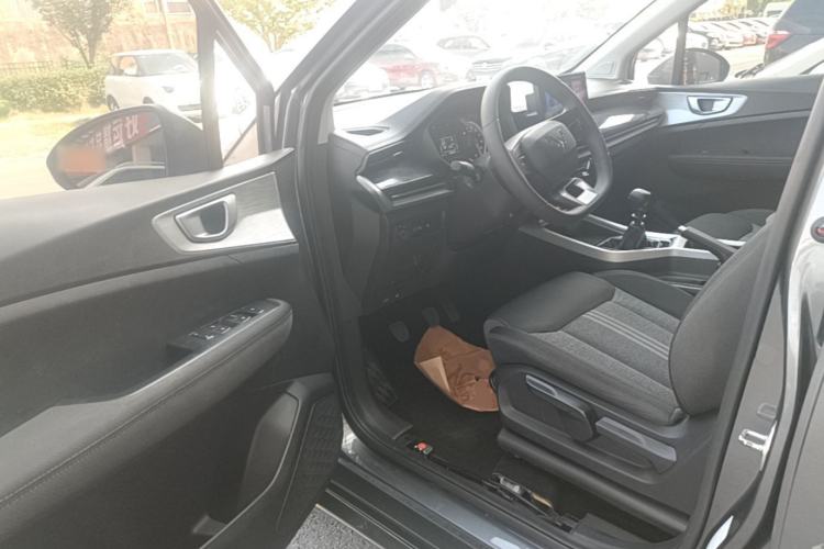 Used Wuling Jiachen 2022 1.5L Manual Enjoyment Elite Model Driver Seat