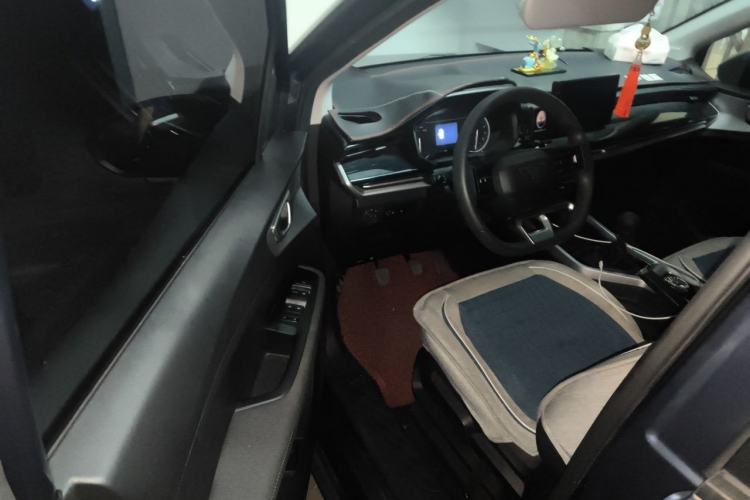 Used Wuling Jiachen 2022 1.5L Manual Enjoyment Elite Model Driver Seat