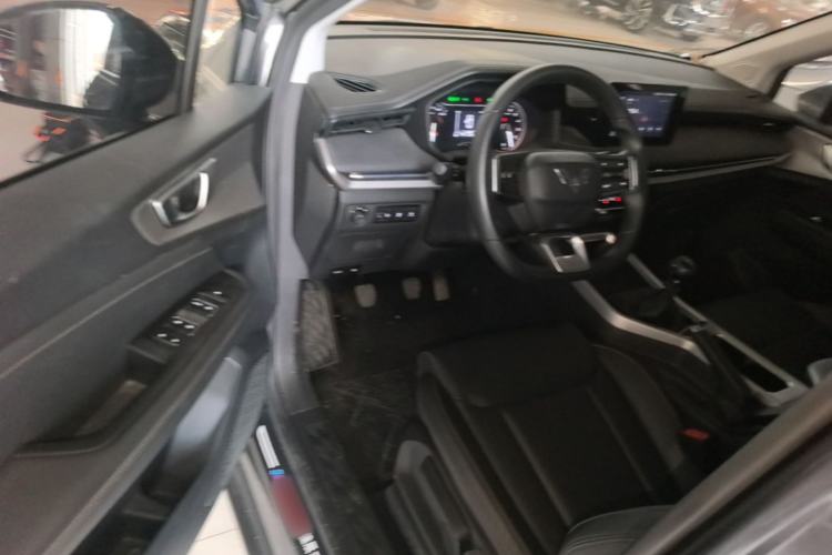 Used Wuling Jiachen 2022 1.5L Manual Comfort Edition Driver Seat