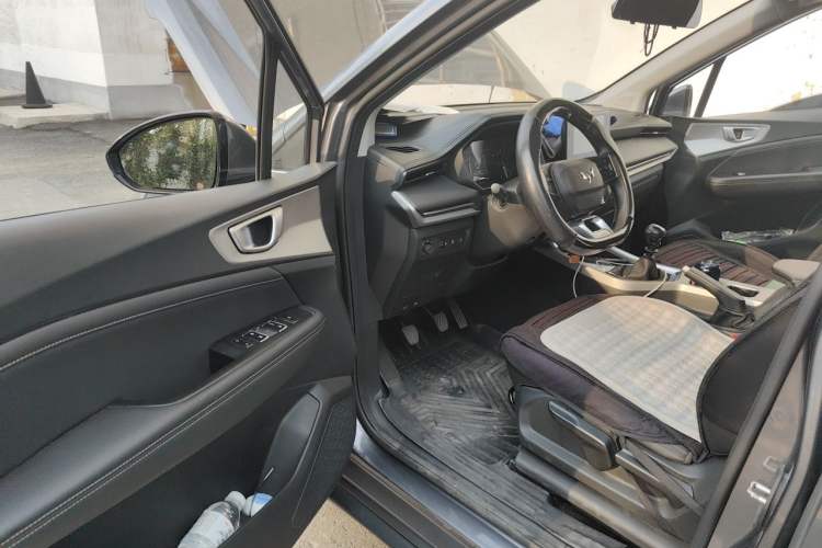 Used Wuling Jiachen 2022 1.5L Manual Comfort Edition Driver Seat