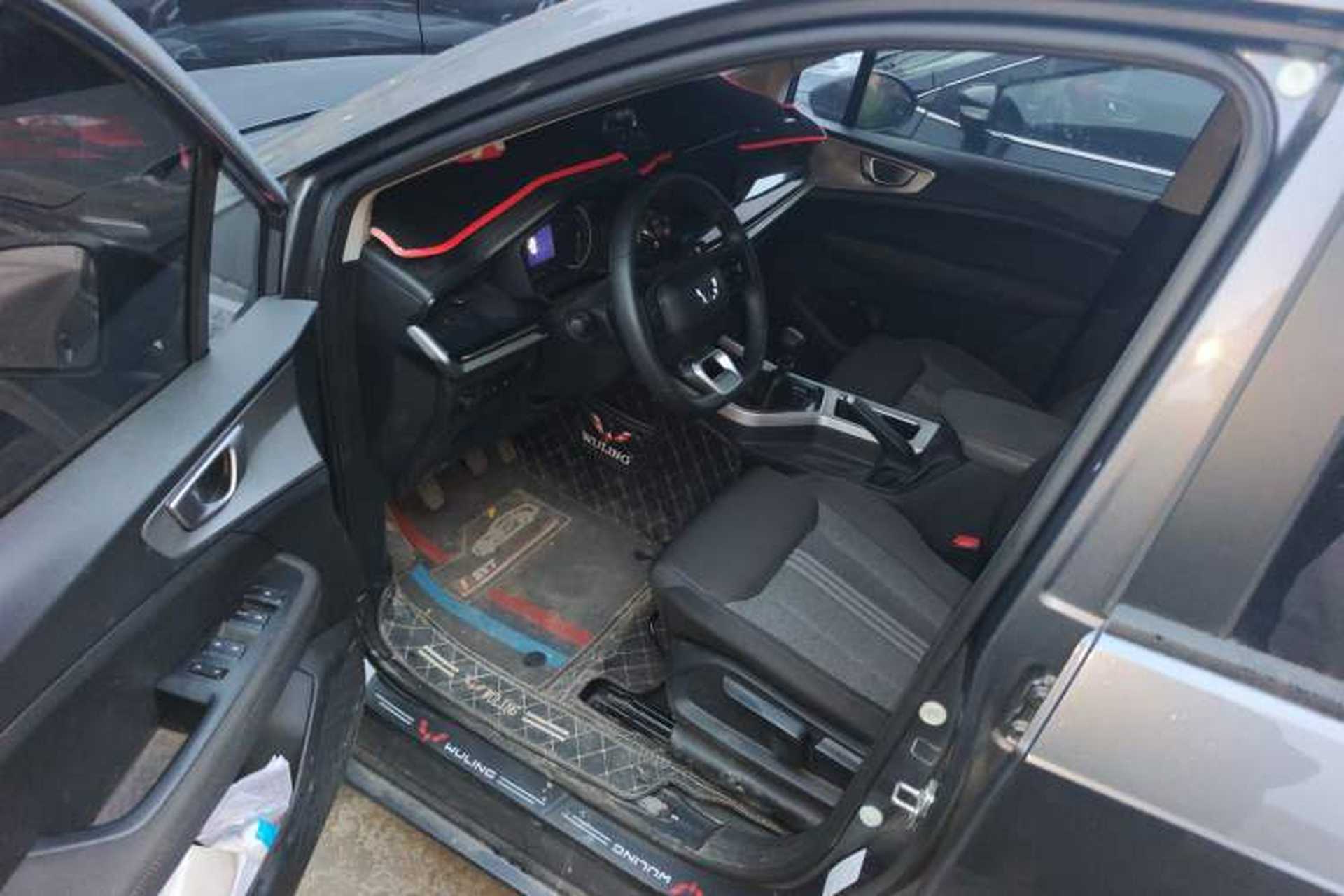 Used Wuling Jiachen 2022 1.5L Manual Enjoyment Elite Model Driver Seat